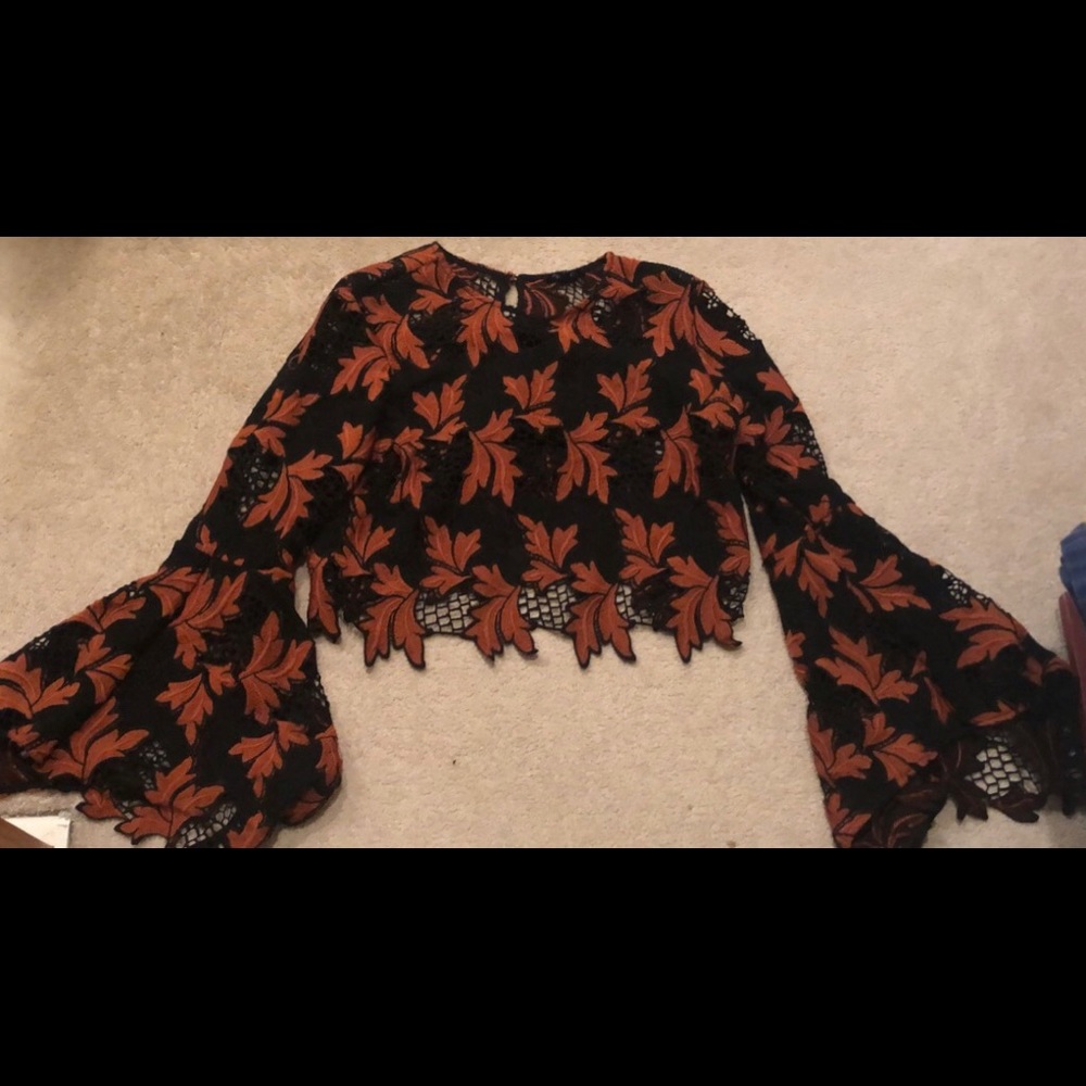 Wide arm hippie top